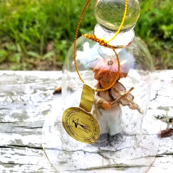 Angel figure playing villain Glass